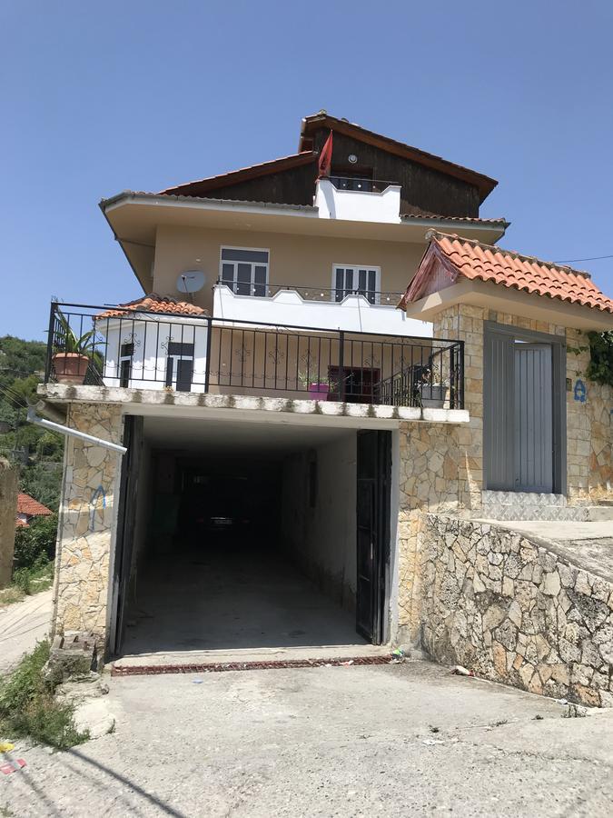 Guesthouse Bellavista Berat Exterior photo
